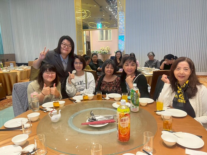 感謝托育人員這一年的辛勞~大家要替自己鼓鼓掌