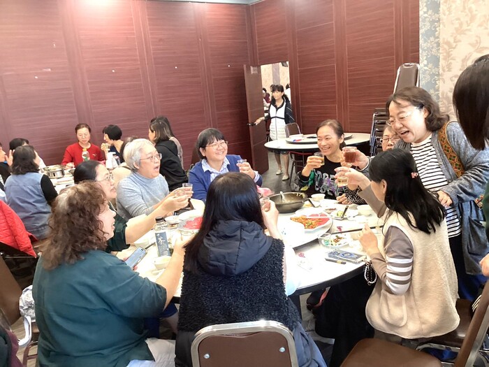 郭李宗文老師特別前往與托育人員齊聚